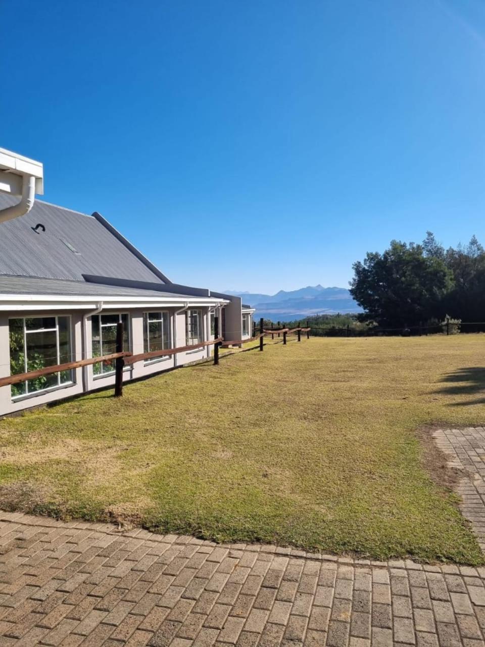 Гостьовий будинок Drakensberg Mountain Retreat Берґвілл Екстер'єр фото